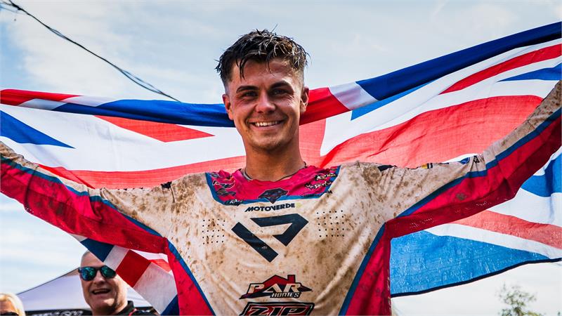 Harry EMX R5 flag